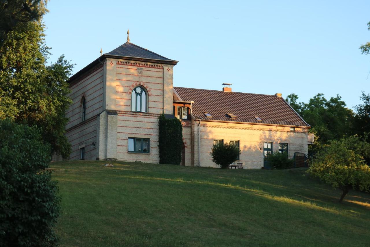 Historisches Gebaeude " Rentmeisteramt" Basedow Basedow  Kültér fotó