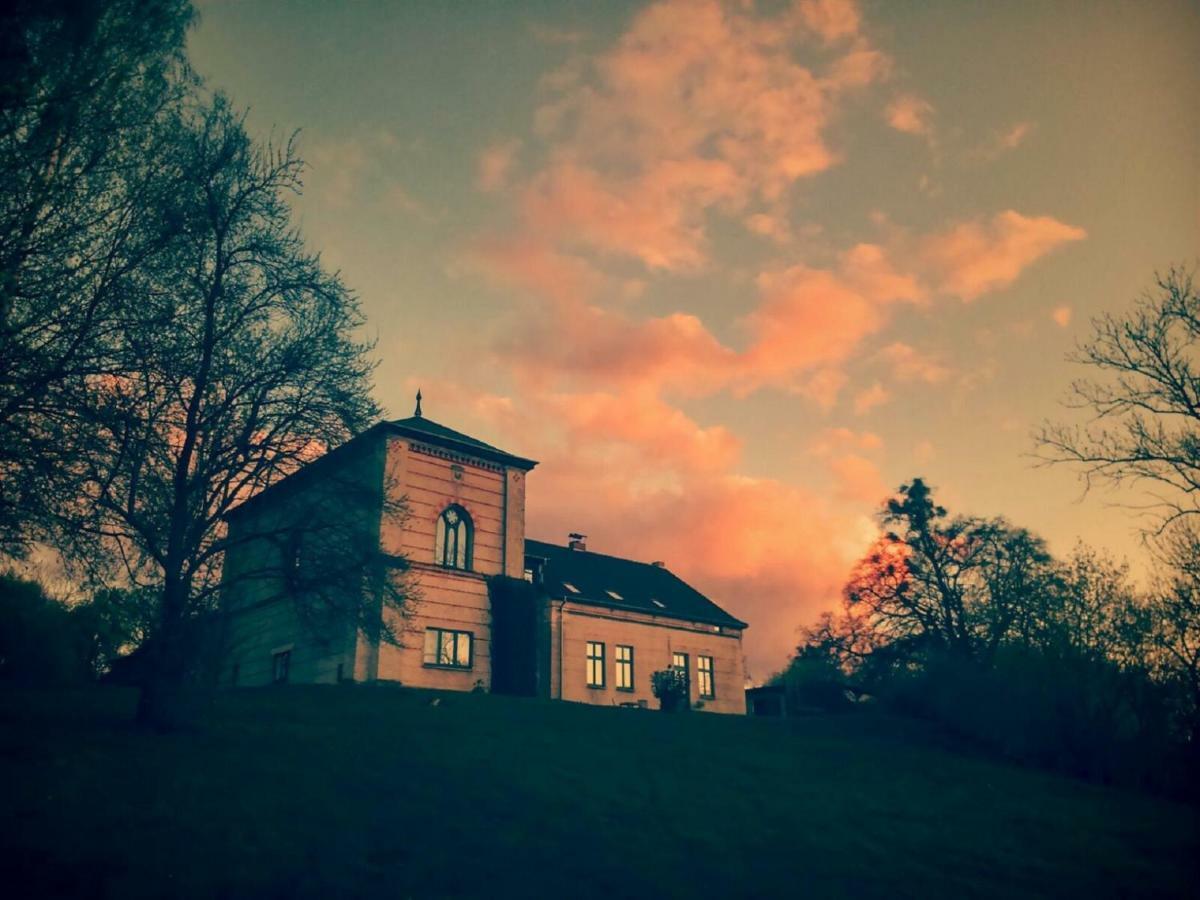 Historisches Gebaeude " Rentmeisteramt" Basedow Basedow  Kültér fotó