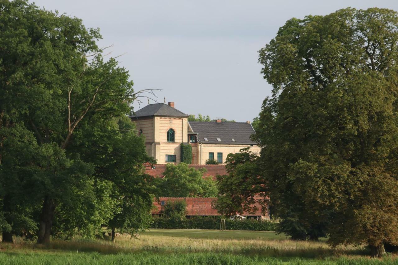 Historisches Gebaeude " Rentmeisteramt" Basedow Basedow  Kültér fotó